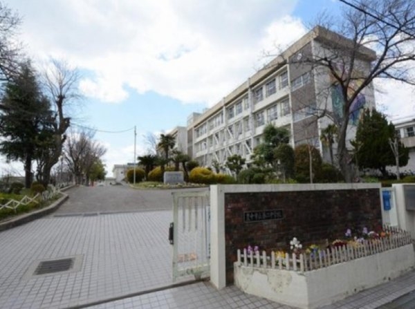 豊中市宮山町3丁目の土地(豊中市立第二中学校)