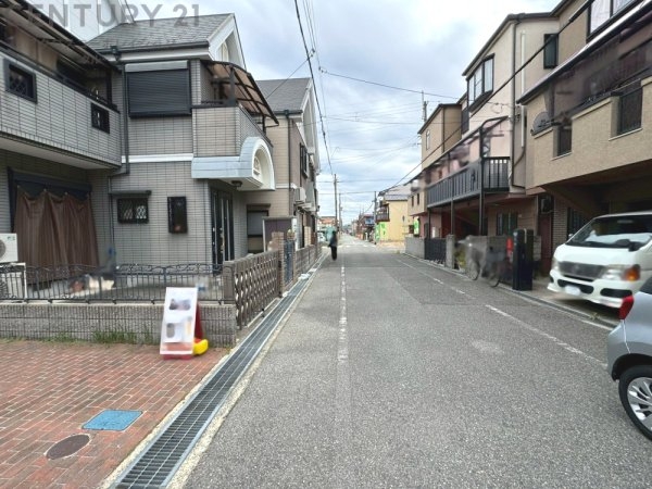 尼崎市稲葉荘4丁目の中古一戸建て(前面道路含む現地写真)