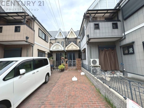 尼崎市稲葉荘4丁目の中古一戸建て(駐車場)
