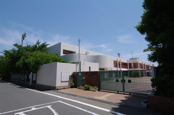 サンハイツ武庫之荘1号棟(武庫幼稚園)