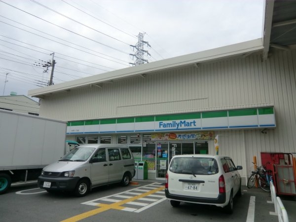 ネオコーポ東武庫川(ファミリーマート　元浜町一丁目店)