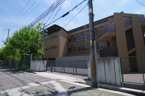 杭瀬第一団地３号棟(尼崎市立杭瀬小学校)