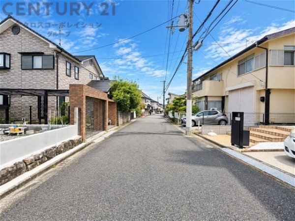 川西市向陽台３丁目の中古一戸建て