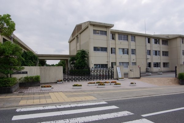 阪急日生花咲く丘の街Ｄ棟(川西市立北陵小学校)