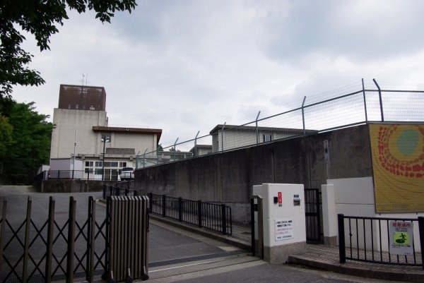 川西市平野１丁目の土地(川西市立多田東小学校)