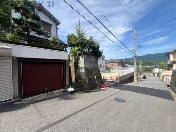 川西市鴬の森町の土地