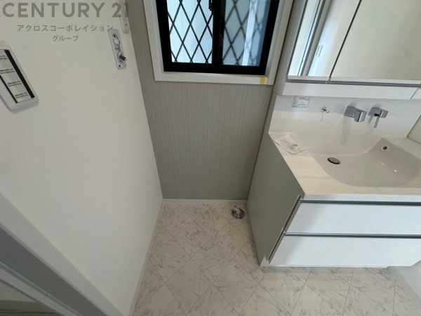 テェィダ山下駅前
