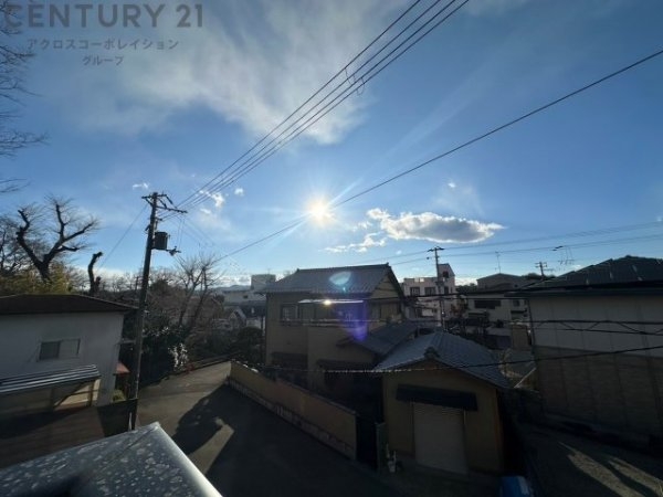テェィダ山下駅前