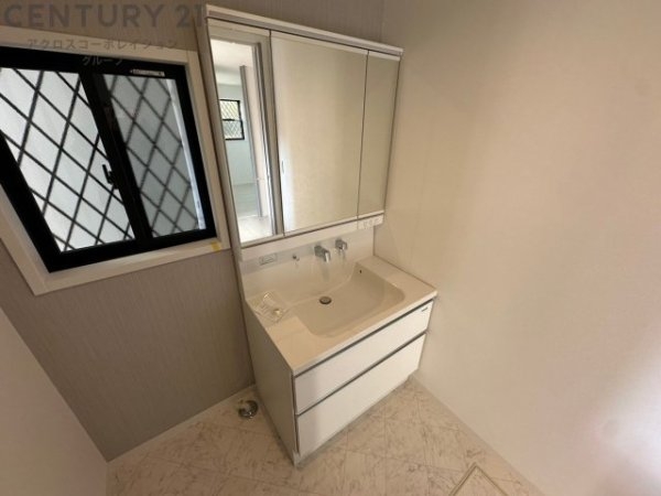 テェィダ山下駅前