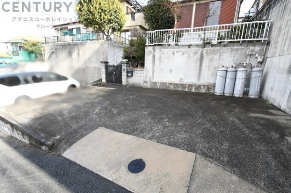 川西市錦松台の中古一戸建て