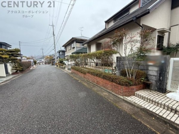 川西市けやき坂２丁目の中古一戸建て