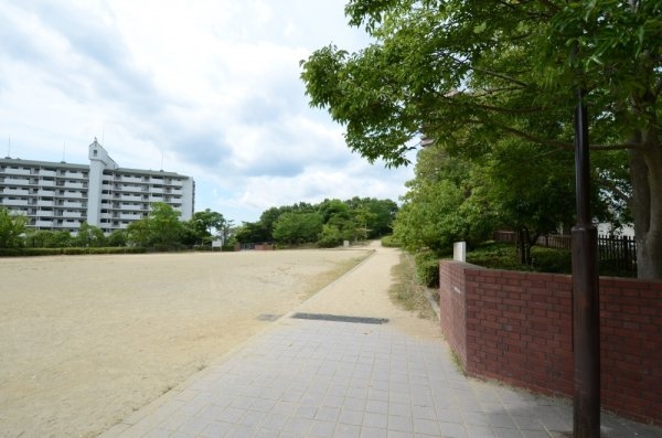 ラ・ビスタ宝塚レフィナス2番館(すみれガ丘北公園)