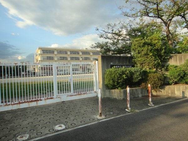宝塚市高司2丁目の土地(宝塚市立高司小学校)