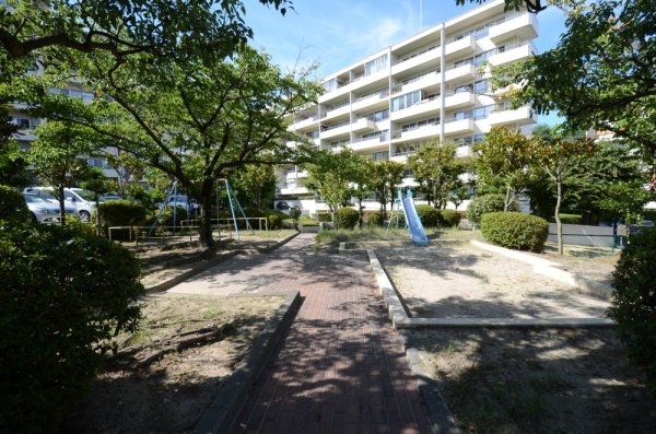 宝塚市逆瀬台4丁目の中古一戸建て(白瀬川第1公園)