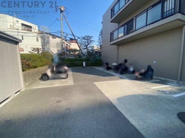 サンハイツ逆瀬川B棟