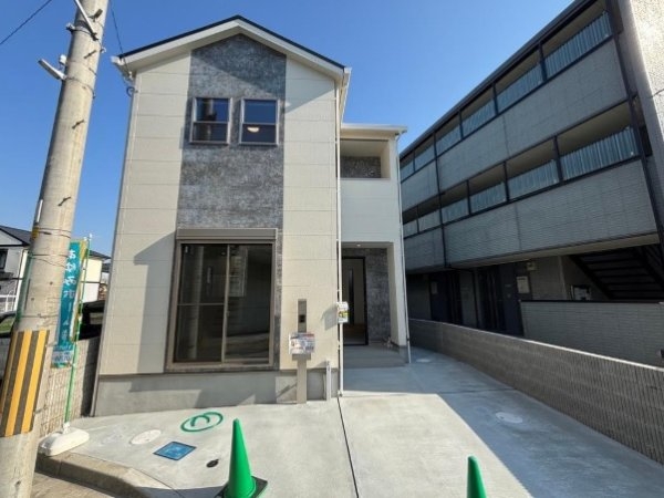 川西市南花屋敷1丁目新築一戸建て