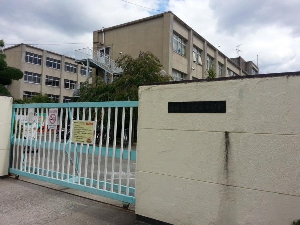 テラシエ池田市旭丘4期 全2棟(池田市立緑丘小学校)