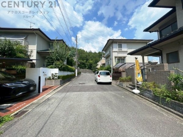 川西市けやき坂１丁目の中古一戸建て