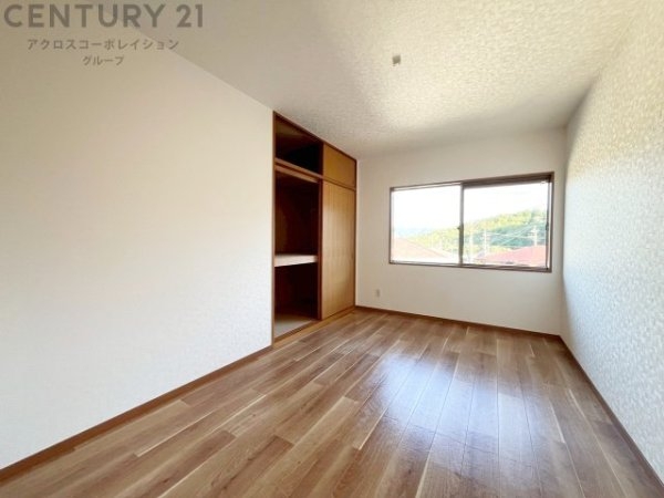 川西市けやき坂１丁目の中古一戸建て