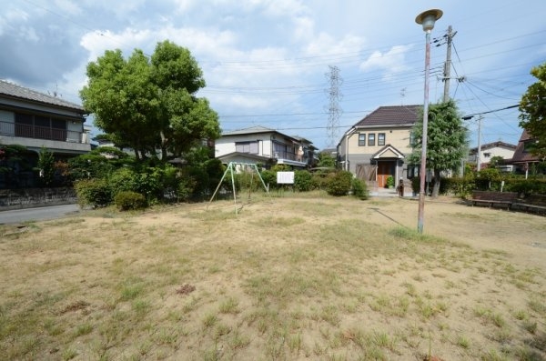 ブルーミングガーデン宝塚市安倉中4丁目(里の坊公園)