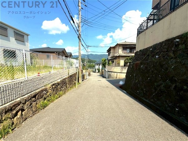 川西市鴬の森町の土地