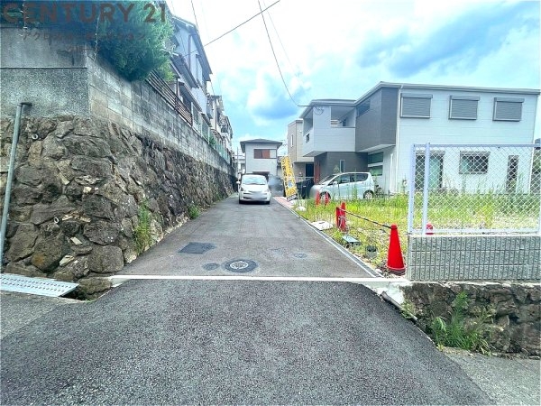 川西市鴬の森町の土地