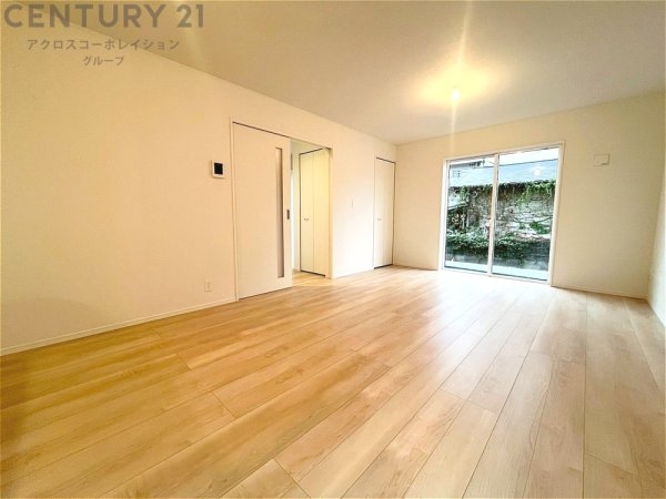 クレイドルガーデン池田市井口堂第2 全7区画(リビング)