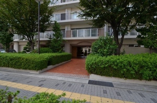 ファミール伊丹