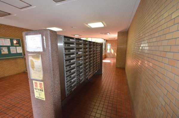 ファミール伊丹