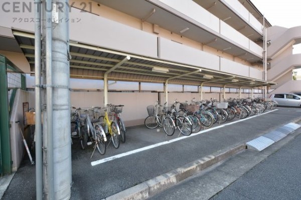 ユニライフ川西多田
