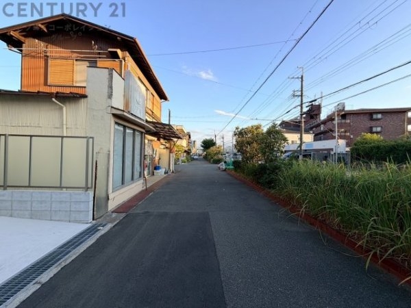 伊丹市南鈴原3丁目新築一戸建て(前面道路含む現地写真)