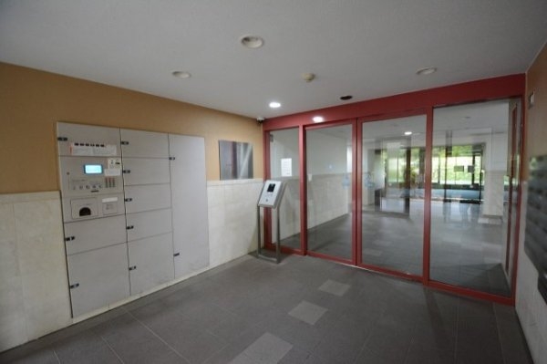 阪急日生ニュータウン花咲く丘の街B棟(エントランス)