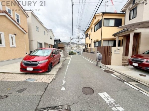 川西市南花屋敷３丁目の中古一戸建て