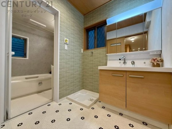 宝塚市宝梅３丁目の中古一戸建て