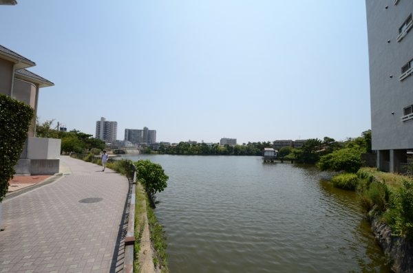 阪急仁川マンション(弁天池公園)