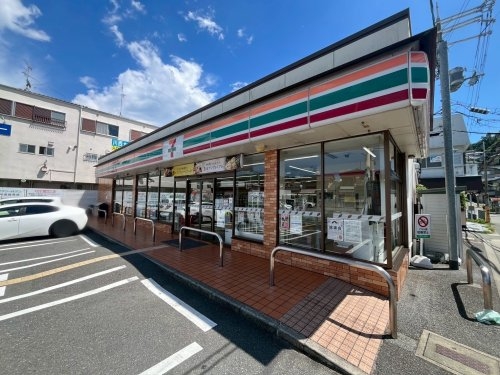 川西市鼓が滝３丁目の土地(セブンイレブン川西鼓滝駅前店)