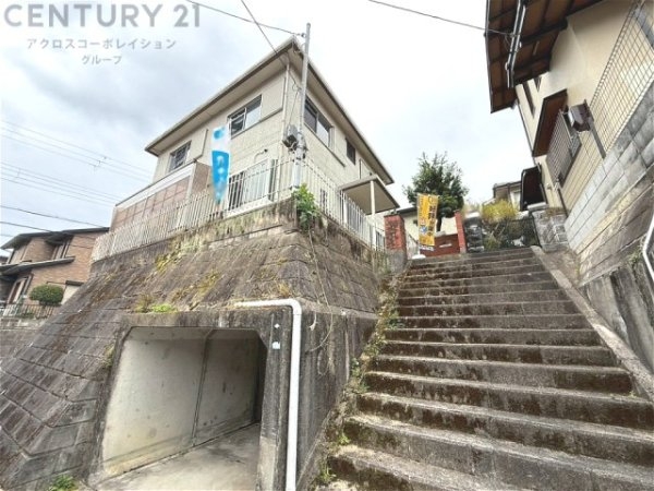 川西市湯山台２丁目の中古一戸建て