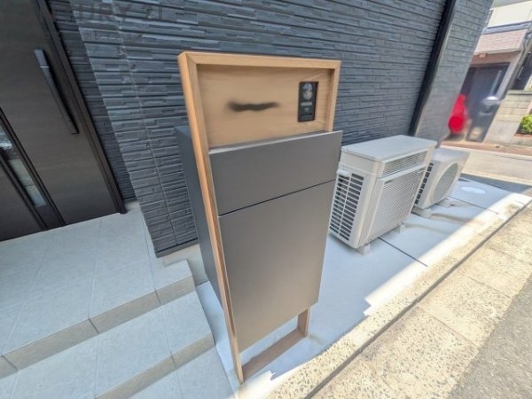 川西市南花屋敷１丁目の中古一戸建て