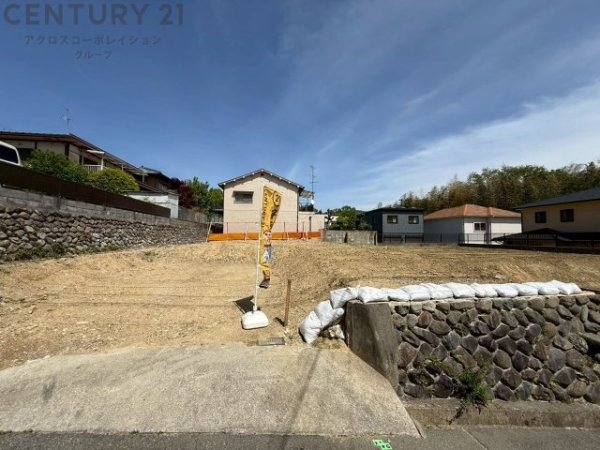 川西市松が丘町建築条件付き土地