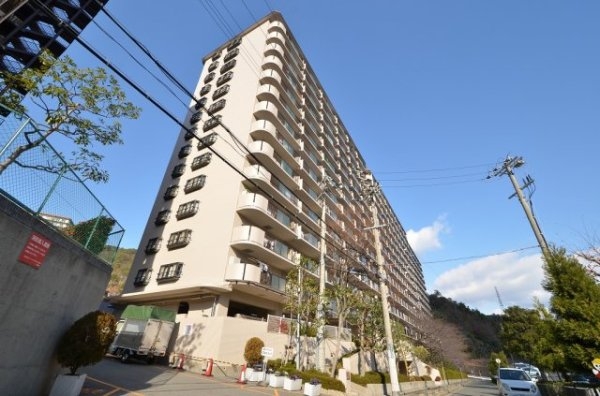 ジャルダン宝塚中山台弐番館A棟
