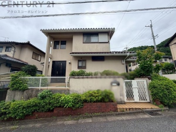 川西市けやき坂３丁目中古建て