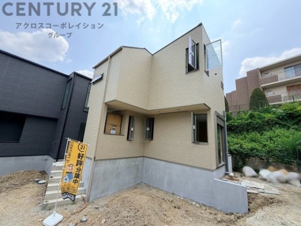 川西市花屋敷1丁目新築一戸建て