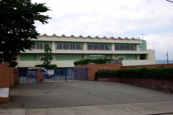 川西市清和台東１丁目の土地(川西市立清和台中学校)