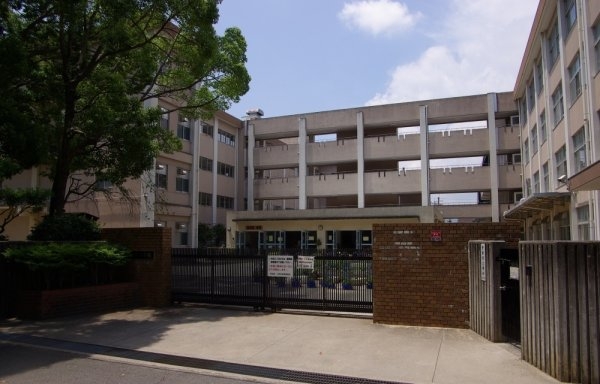 南花屋敷シティハウス(川西市立加茂小学校)