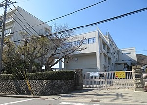 宝塚市中州２丁目の土地(宝塚市立宝梅中学校)