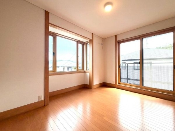 川西市けやき坂３丁目の中古一戸建て