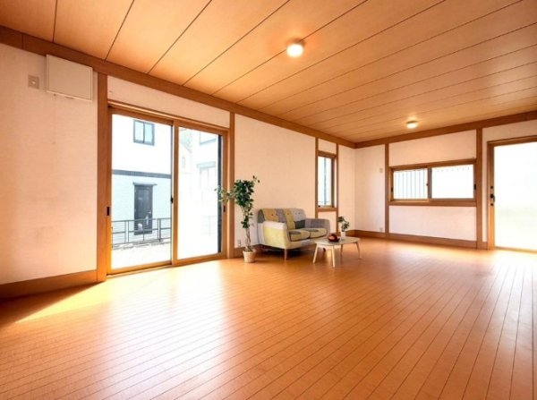 川西市けやき坂３丁目の中古一戸建て