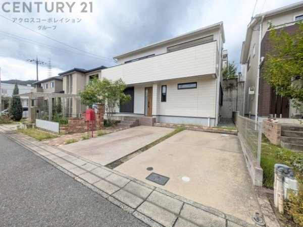 宝塚市山手台東５丁目の中古一戸建て