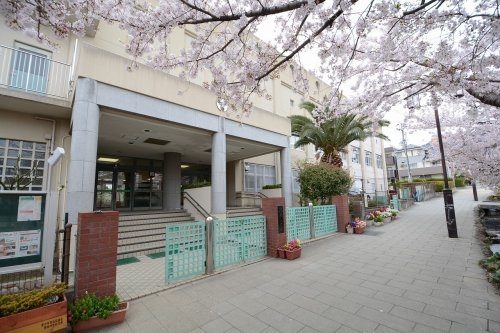 ロマネスク六甲(神戸市立灘小学校)