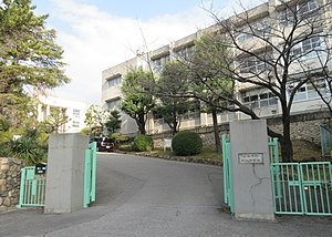 夙川ビューハイツB棟(西宮市立大社中学校)